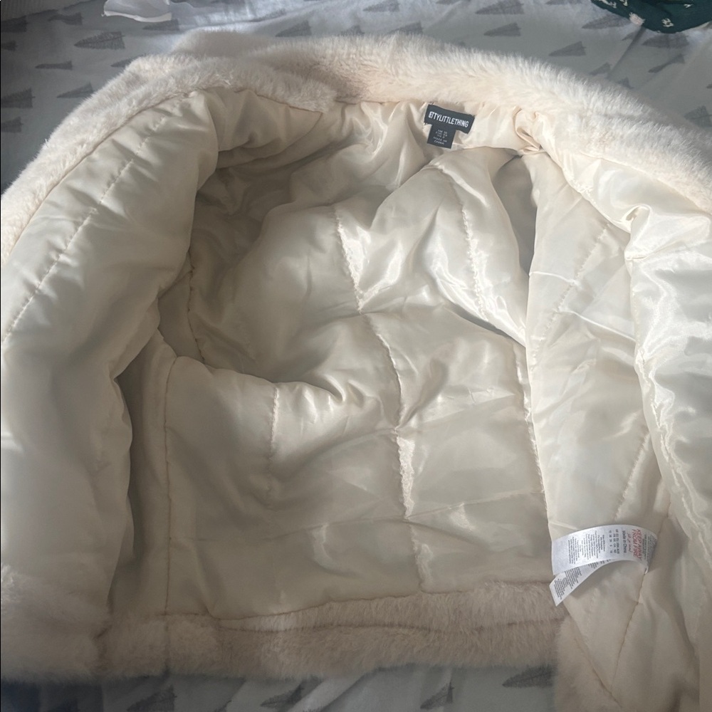 Pretty Little Thing Denim Jacket with Faux Fur Lining - Picture 2 of 4